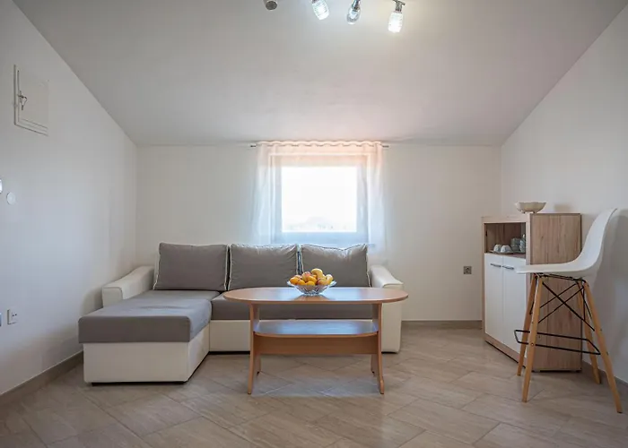 Apartament The Garden App 1 *