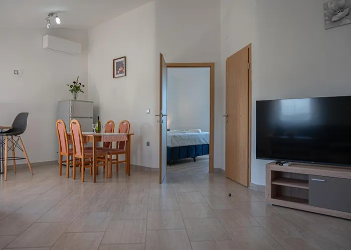 Apartament The Garden App 1 *