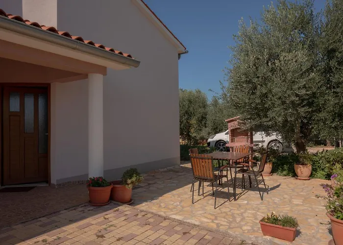Apartament The Garden App 1 *